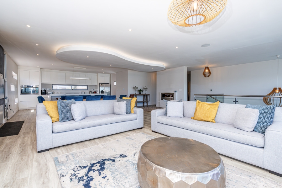 6 Bedroom Property for Sale in Myburgh Park Western Cape